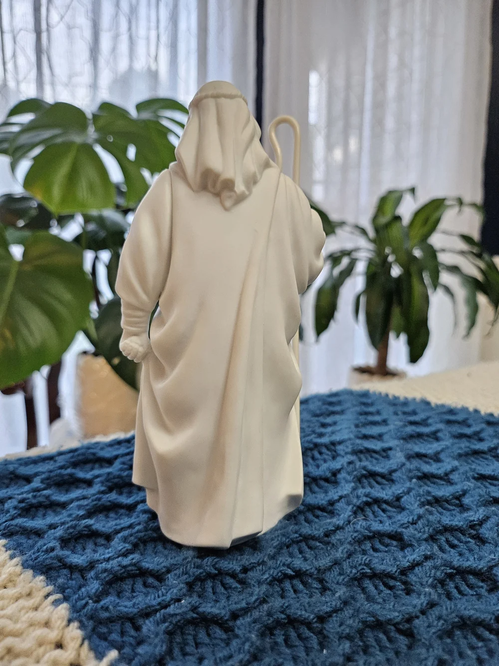 Avon Nativity Collectibles The Shepherd Porcelain Figurine 1983 Vintage